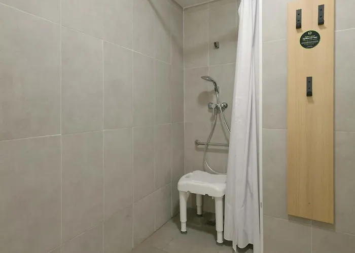 Le Mans Nord 1 Hotel Saint-Saturnin (Sarthe)